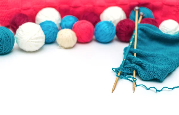 Colorful woollen thread and knitting needles — Stock Photo, Image