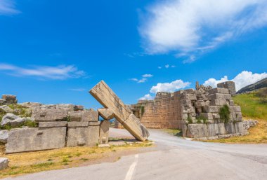 Antik Messina Arkadyalı gete kalıntıları