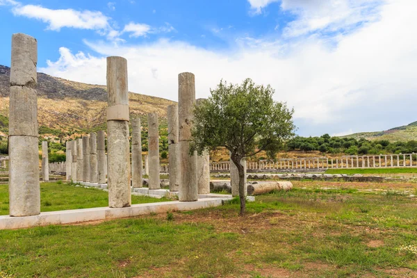 Kollonade der Turnhalle im antiken Messina — Stockfoto