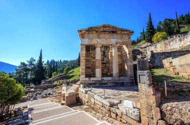 Atinalılar antik Delphi hazinesi