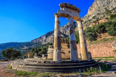 Antik Delphi Athina Pronaia Tapınağı kalıntıları