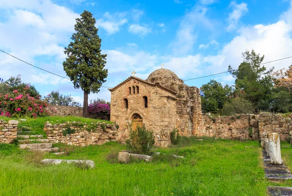 Bizantyjski Kościół na ruiny starożytnej świątyni w pobliżu Koroni, Peloponez — Zdjęcie stockowe