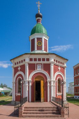 Rusya. Murom. başkalaşım Manastırı. Şapel ile vaftiz yazı tipi 