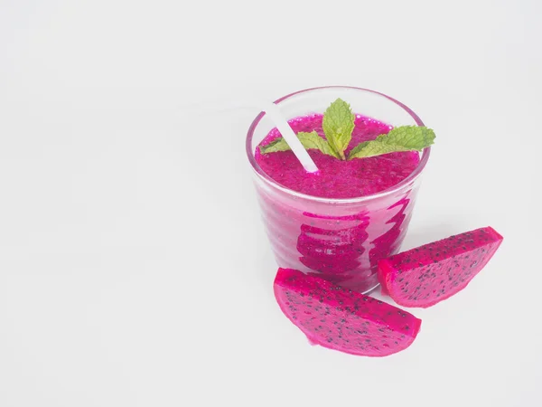 Close up glass of dragon fruit smoothie — Stock Photo, Image