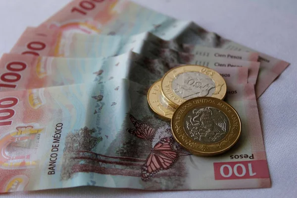 Aproximación Billetes Mexicanos 100 Pesos Monedas —  Fotos de Stock