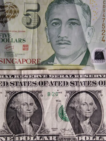 Сінгапурська Купюра Яти Доларів Американської Доларової Купюри — стокове фото