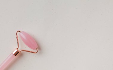 Pembe yeşim taşı. Evde yüz bakımı, alternatif tıp. Boşluğu kopyala.