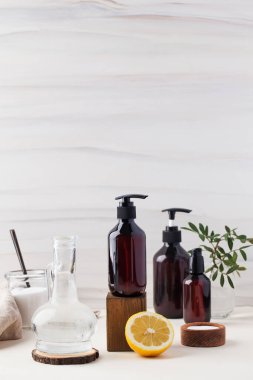 Soda, limon, sirke gibi çevre dostu doğal temizlik ürünleri. Sıfır israf kavramı. Boşluğu kopyala.