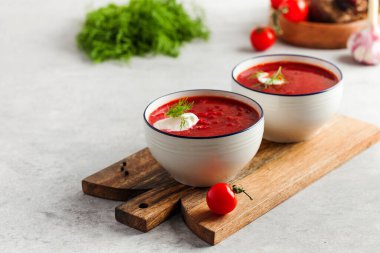 Geleneksel Ukrayna ya da Rus pancar çorbası