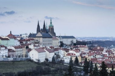 Akşam karanlık Prag Kalesi Fotoğraf