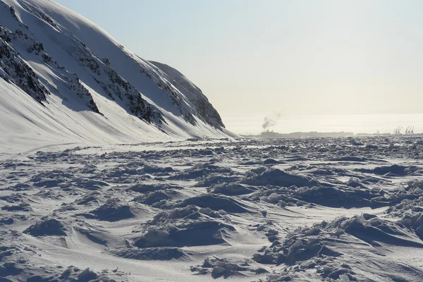 Чукотка. Замерзший берег Северного Ледовитого океана . — стоковое фото
