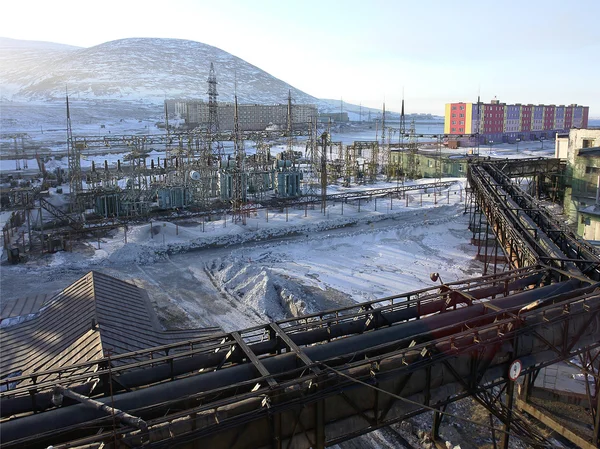 Kuzey Kutbu. boru hatları ve elektrik enerjisi. — Stok fotoğraf