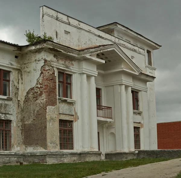 Le vieux bâtiment en pierre . — Photo