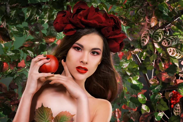 Gadis cantik dengan apel — Stok Foto