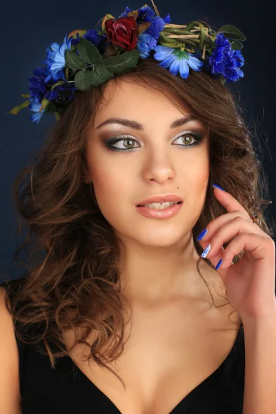 Portret mooie vrouw brunet make-up — Stockfoto