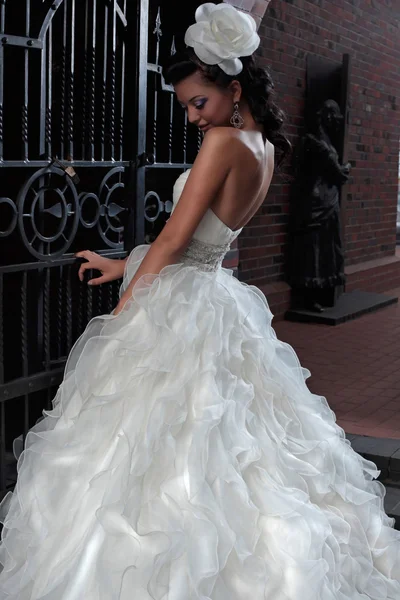 Beautiful brunette bride in antique style — Stock Photo, Image