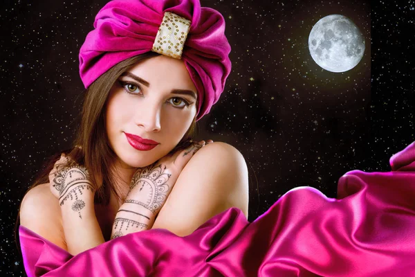 Beautiful woman in a turban — Stock Photo, Image