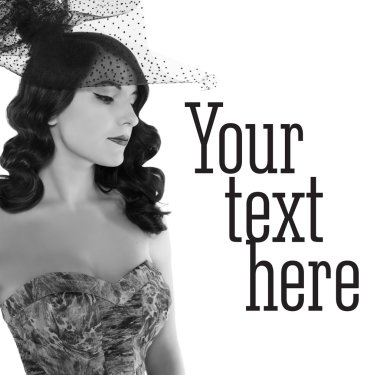 Retro siyah beyaz portre üzerinde beyaz background.copy alanı izole vintage saç modeli ile esmer kadın.