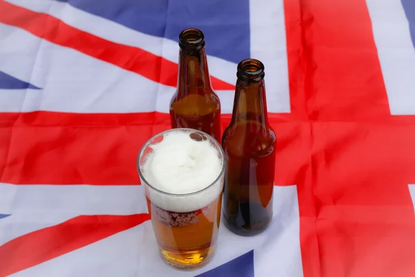 Büyük İngiliz bira bardağı — Stok fotoğraf