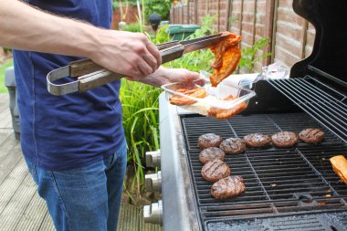Barbekü yemek