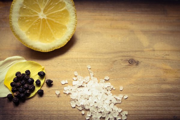 Seasoning on a wooden chopping board