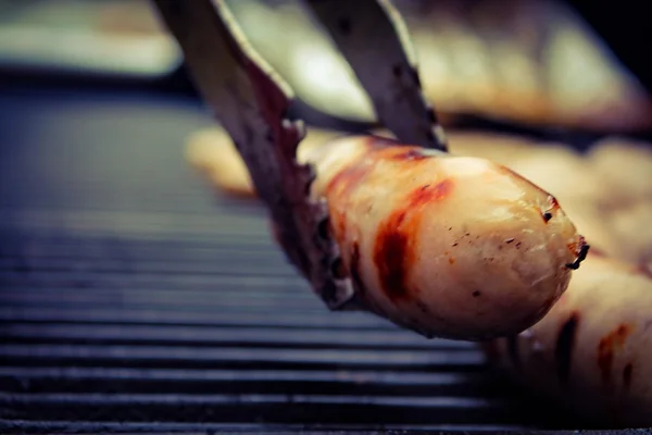 Barbekü ızgara sosis