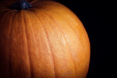 Tam olgun balkabağına tarafında düşen ışık