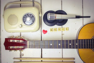 Müzik ve kayıt aksesuarları.