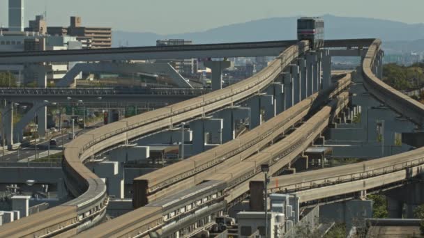 Monorail i Osaka stad, Japan. — Stockvideo