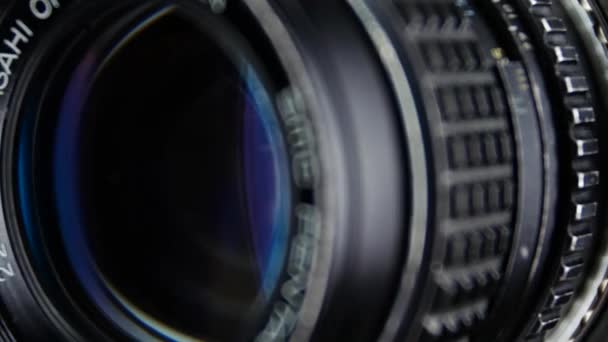 Kamera membran öppning, närbild, cam går till höger — Stockvideo