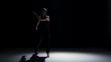 Siyah takım elbise siyah, gölge dans dansçı breakdance