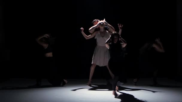 Movimientos de danza contemporánea — Vídeo de stock