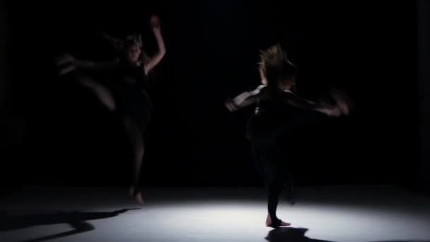 Zmysłowy taniec współczesny wydajność — Wideo stockowe