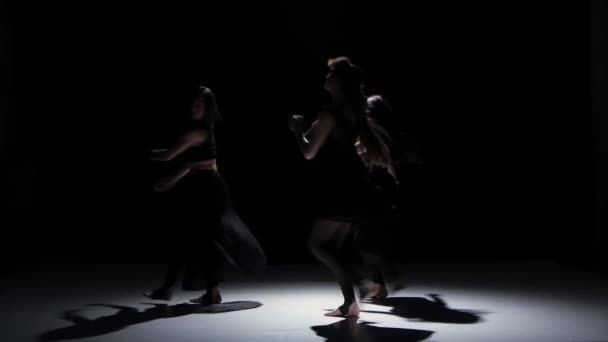 Actuación sensual de danza contemporánea — Vídeo de stock