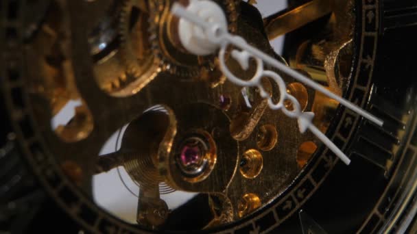 Ancien mécanisme d'horloge. Gros plan — Video