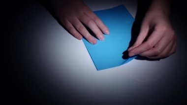 Origami tekne. Zaman atlamalı. Portre