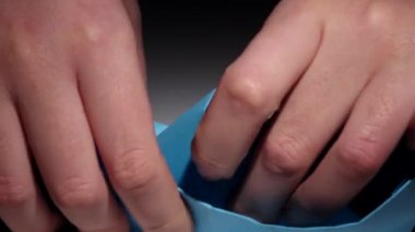 Tekne kağıttan yapılmış. Origami. Portre