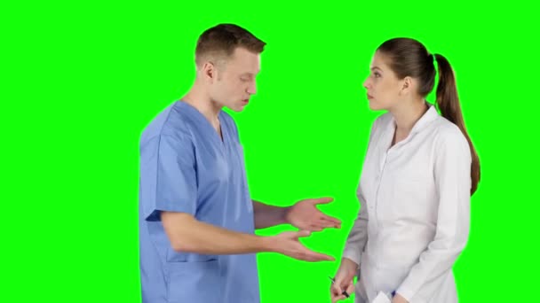 Litige de deux jeunes médecins. Écran vert — Video