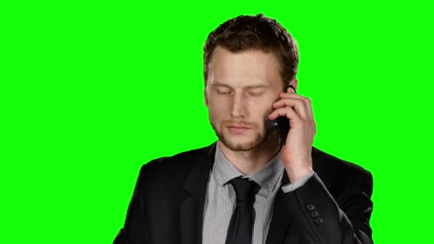 Businessman talking on the phone. Green screen — Stock Video