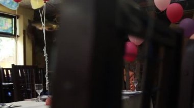 Pembe ve mor balon ile salonu Ziyafet Festival süsleri