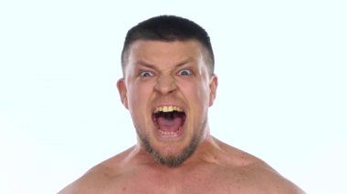 Kızgın adam çığlık. Beyaz. Ağır çekim