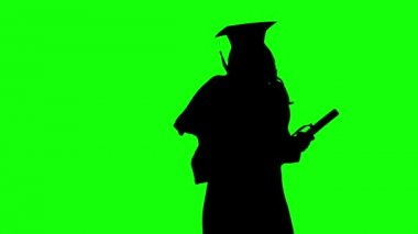 Diploma nın verildiği törenden sonra dans mezunu. Siluet. Yeşil ekran