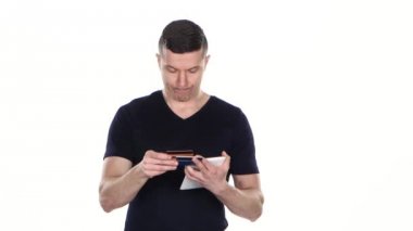 Doğru kredi kartlarının seçimi. Online alışveriş. Beyaz