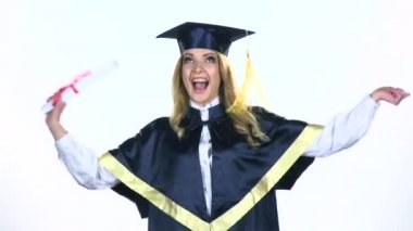 Elinde diplomayla dans mezunu. Beyaz. Yavaş çekim