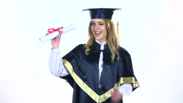 Licenciatura com diploma. Branco. Movimento lento — Vídeo de Stock