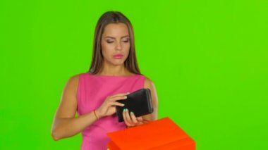 Boş cüzdan ya da yoksulluk cep kavramı. Yeşil ekran