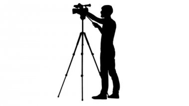 Tripod üzerinde çekim için kamera ayarları. Siluet, beyaz arka plan