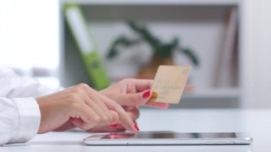 Online alışveriş kadar kız bitiş