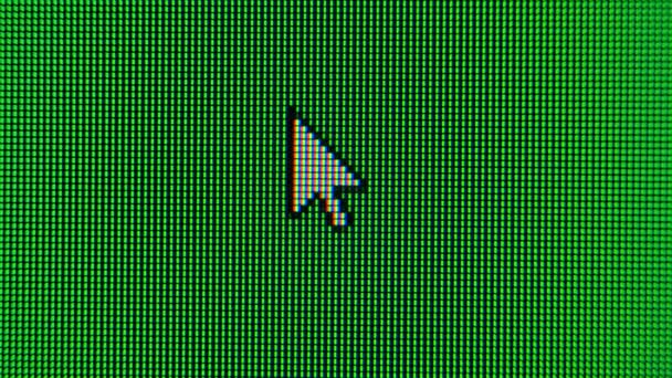 カーソルの矢印は緑色の画面を横切って移動し、領域を強調表示します。画面モニターのピクセルが閉じます. — ストック動画