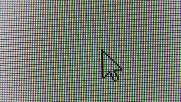 La flecha que señala el cursor se mueve a través de la pantalla y hace clic en el icono Cancelar. Monitor de pantalla de píxeles de cerca. Los subpíxeles rojo, azul y verde crean la imagen en la pantalla. — Vídeos de Stock